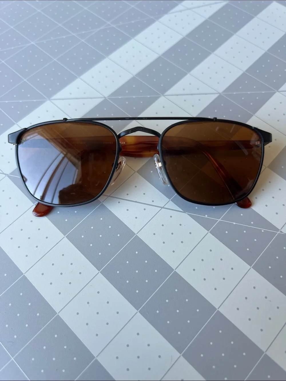 Rēvo 1109 001 Men's Polarized Brown Lens Sunglasses - Black Wire Frame